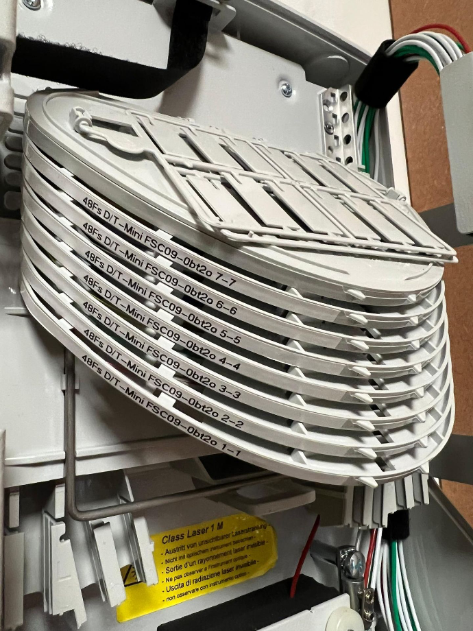Câblage informatique réseau RJ45 fibre et installation domotique connectée